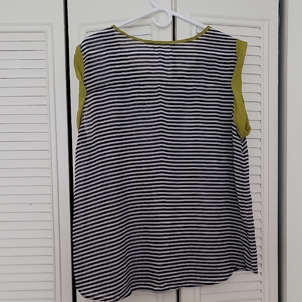 Black and White Boxy Relaxed Tank Top - Picture 2 of 9